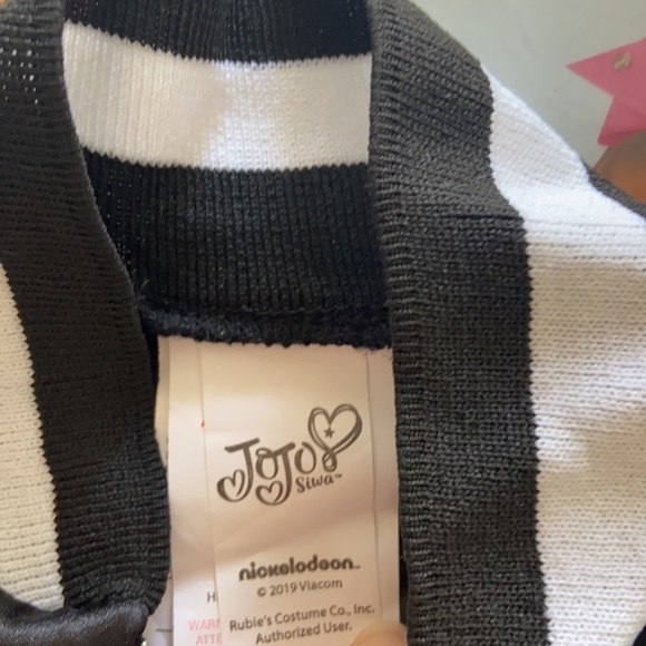 JoJo Siwa child Costume used once.           (Size Small) - Picture 14 of 14